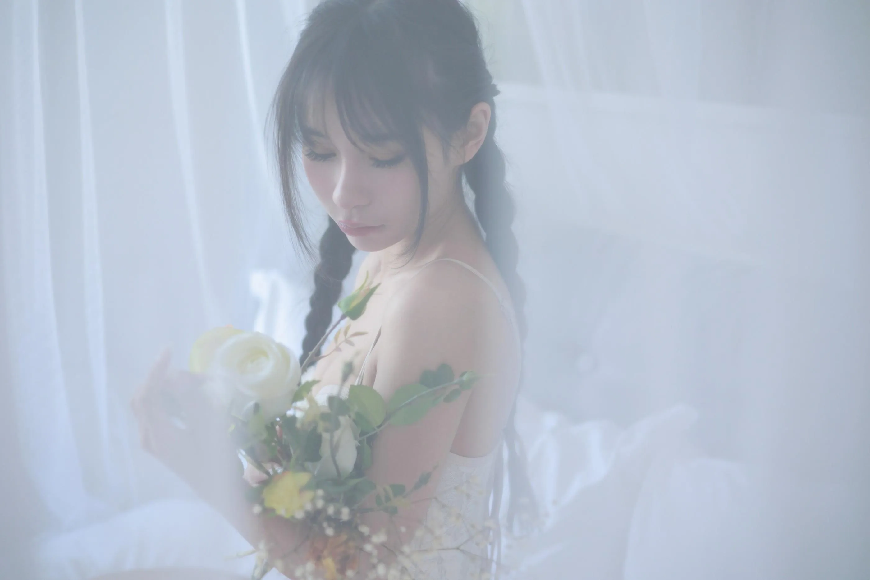 [艺图语] 2022.06.25 花季 蛋蛋 [32P]插图1